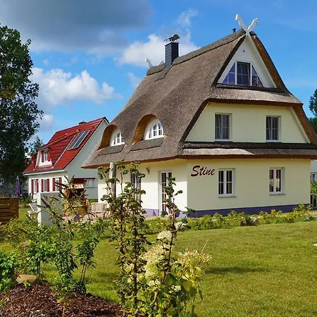 Ferienhaus Stine 펜션 글로페